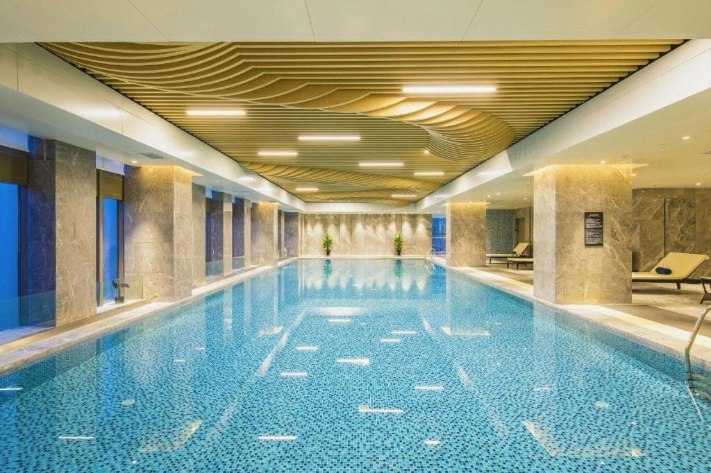 The Qube Hotel Xiangyang Сянян Екстериор снимка