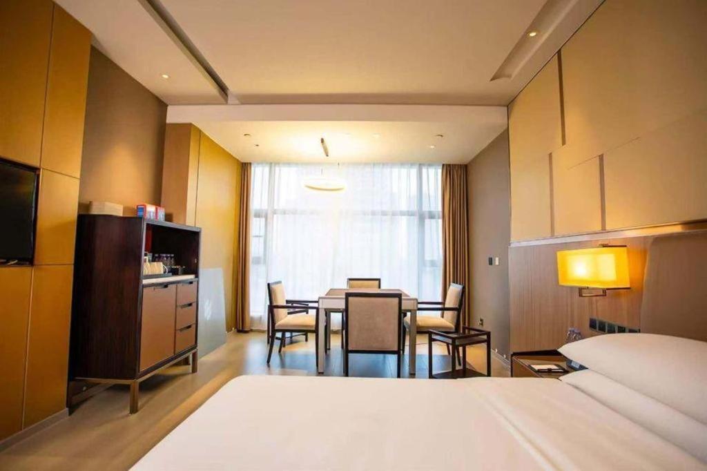 The Qube Hotel Xiangyang Сянян Екстериор снимка
